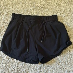 Stroll at Sundown shorts in black size 4. Worn